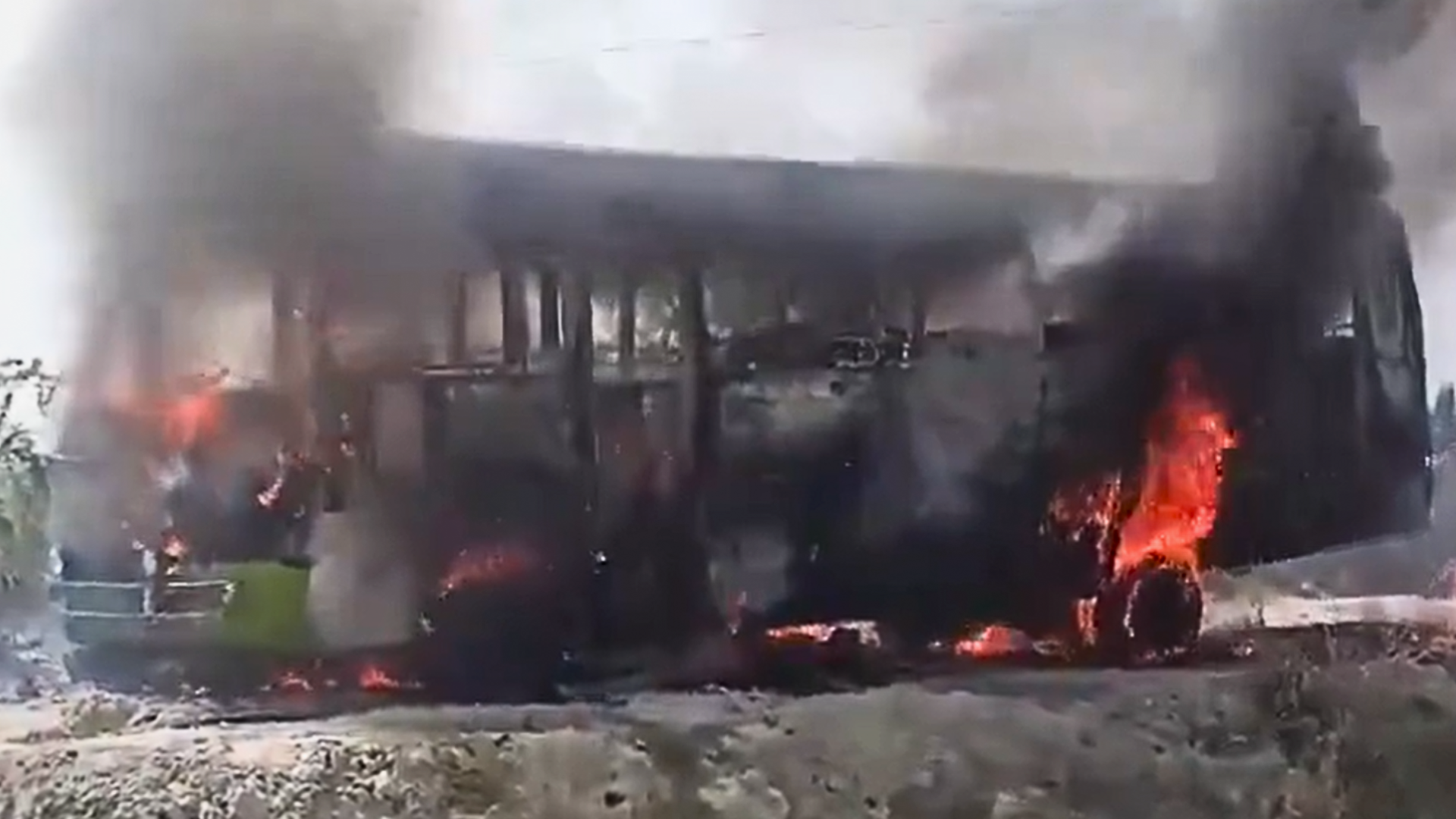 Uttar Pradesh: 5 Killed As Bus Catches Fire After Coming In Contact With A Live Wire in Ghazipur