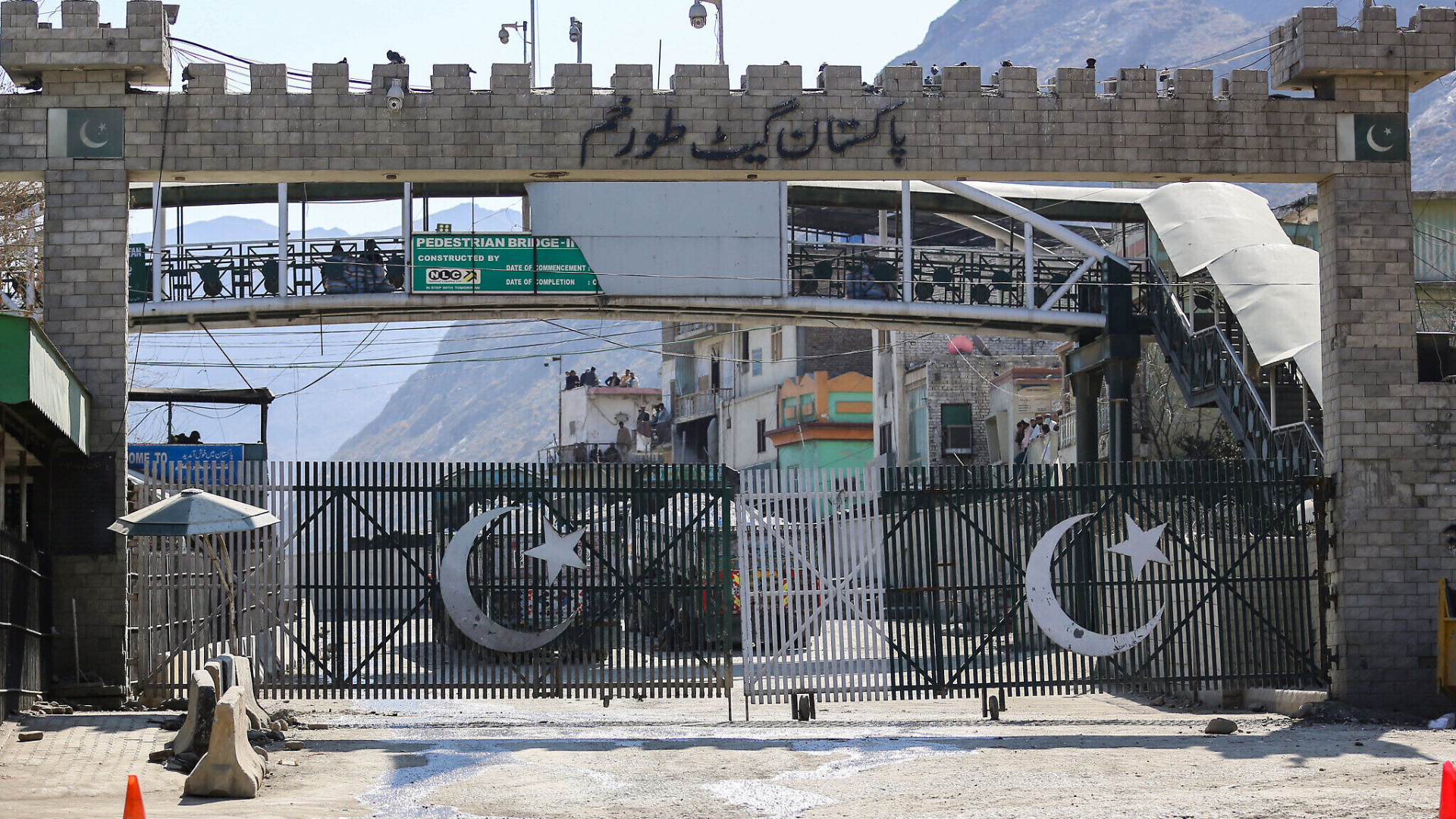 Torkham Border Crossing Between Pak, Afghanistan Shut Down For Pedestrians Due To Clash Between Officials