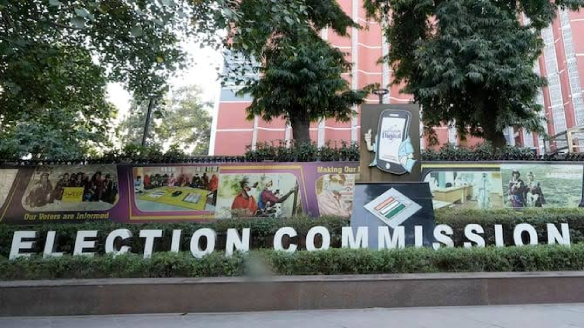 Election Commission Directs Removal of Home Secretaries in Six States for Fair Elections
