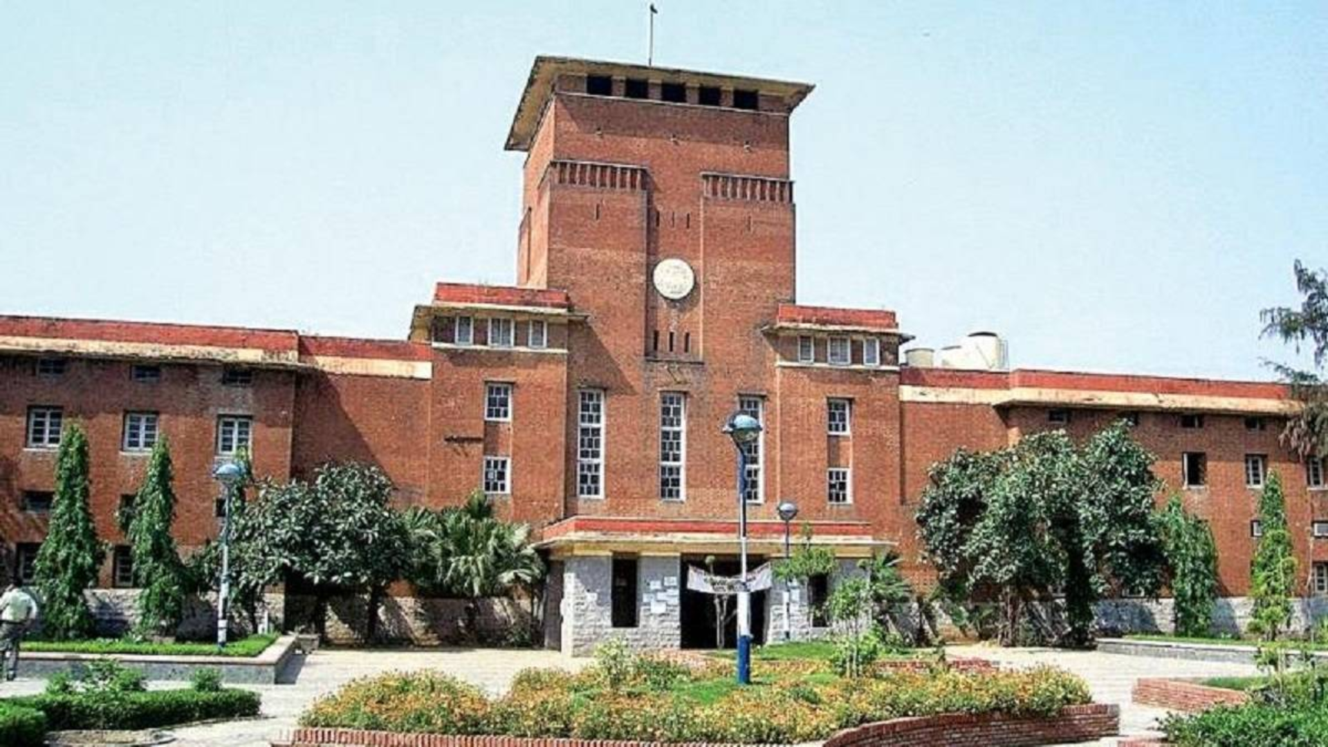 University Grants Commission Grants Autonomy to Eight Universities, Including Delhi University, Amidst Controversy