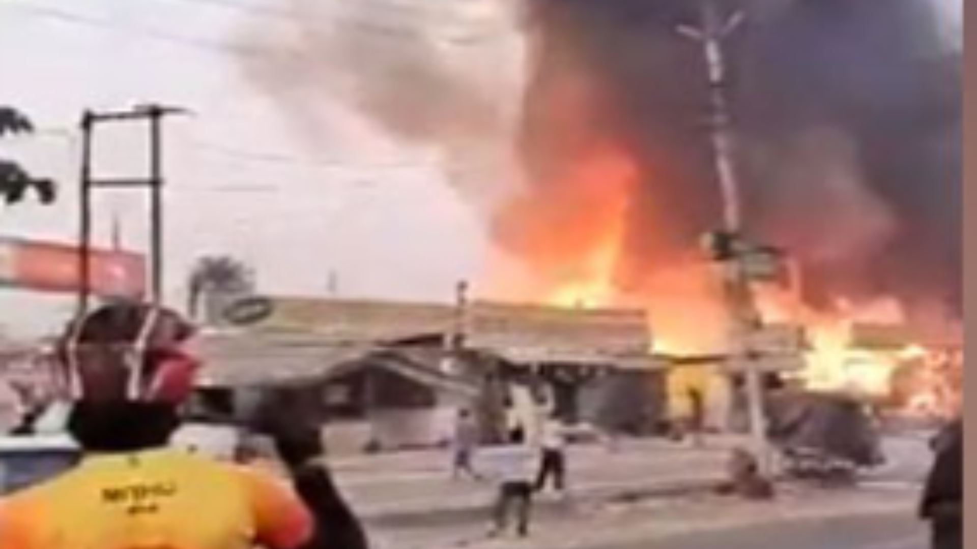 Large Fire Sweeps Through Dhabas and Shops in Greater Noida, No Casualties Reported