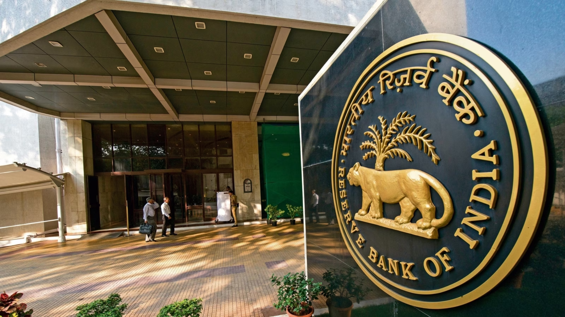 RBI’s Monetary Policy Decision: Sensex, Nifty Decline; IT Stocks Fall