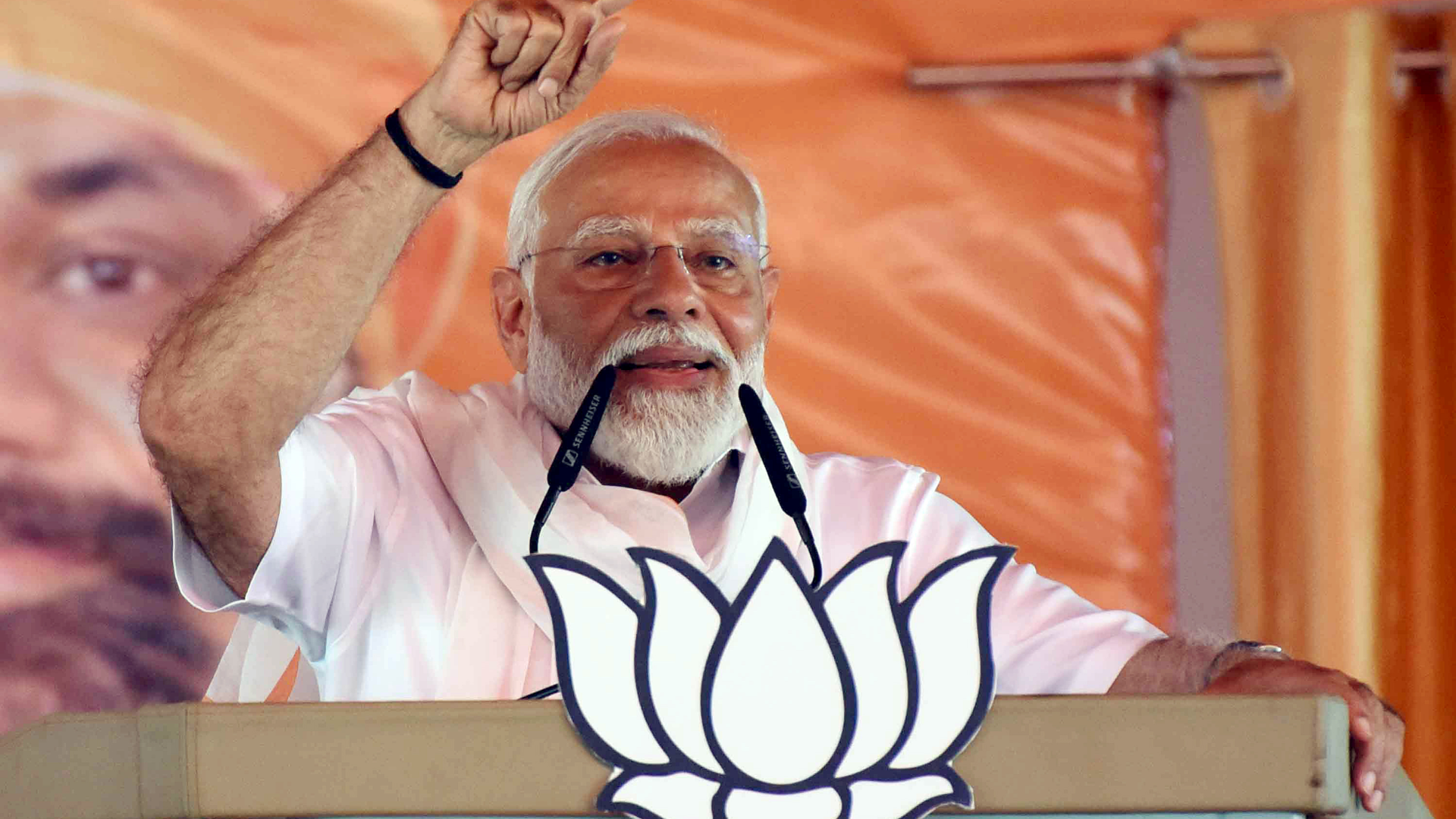 Lok Sabha polls :PM Modi To Conduct rally, Roadshow In UP today Also Scheduled To Visit Ajmer
