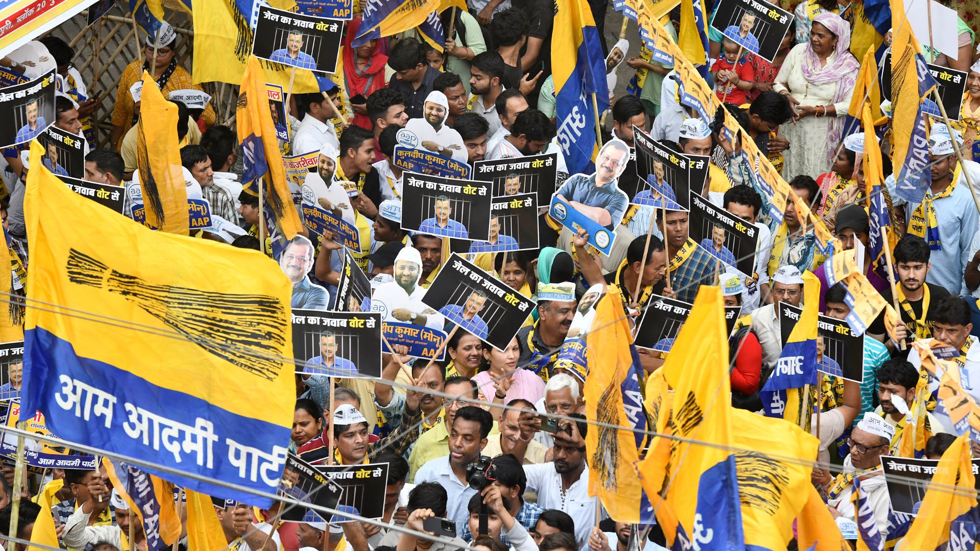 AAP Organizes ‘Walk for Kejriwal’ Protest Walkathon in Delhi