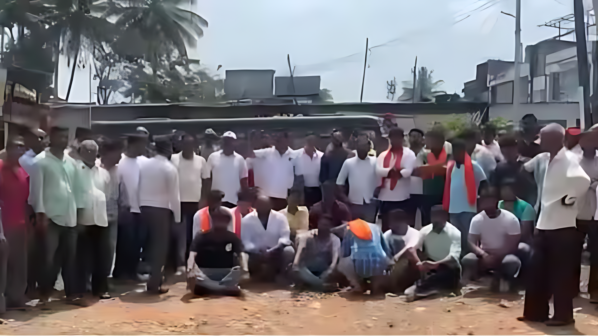 BJP Worker Killed in Hit-and-Run Incident During Election Campaign in Kodagu; Party Leaders and Workers Protest Outside Police Station