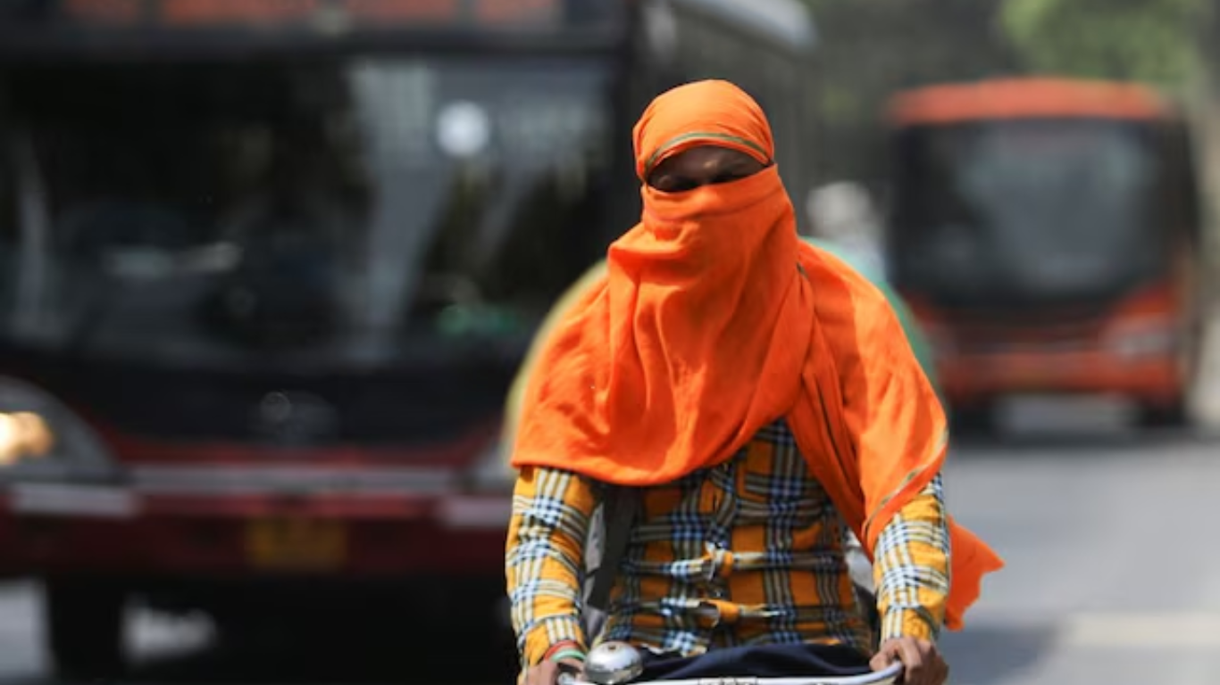 IMD Issues Heatwave Warning Across Multiple States; Delhi-NCR to Experience Respite