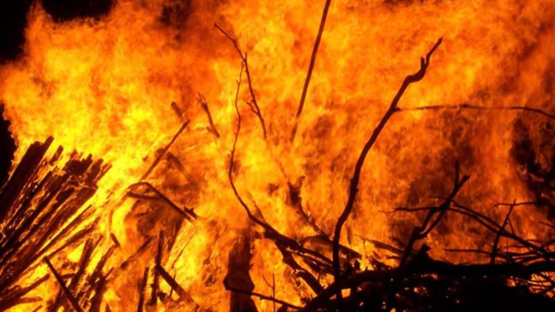Fire Engulfs 300 Houses In Bihar’s Katihar District, One Woman Dead