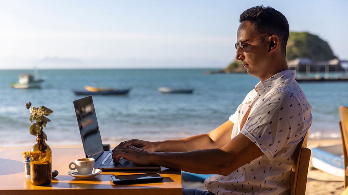 Embrace the Digital Nomadic Lifestyle: Work, Travel, and Thrive in 2024