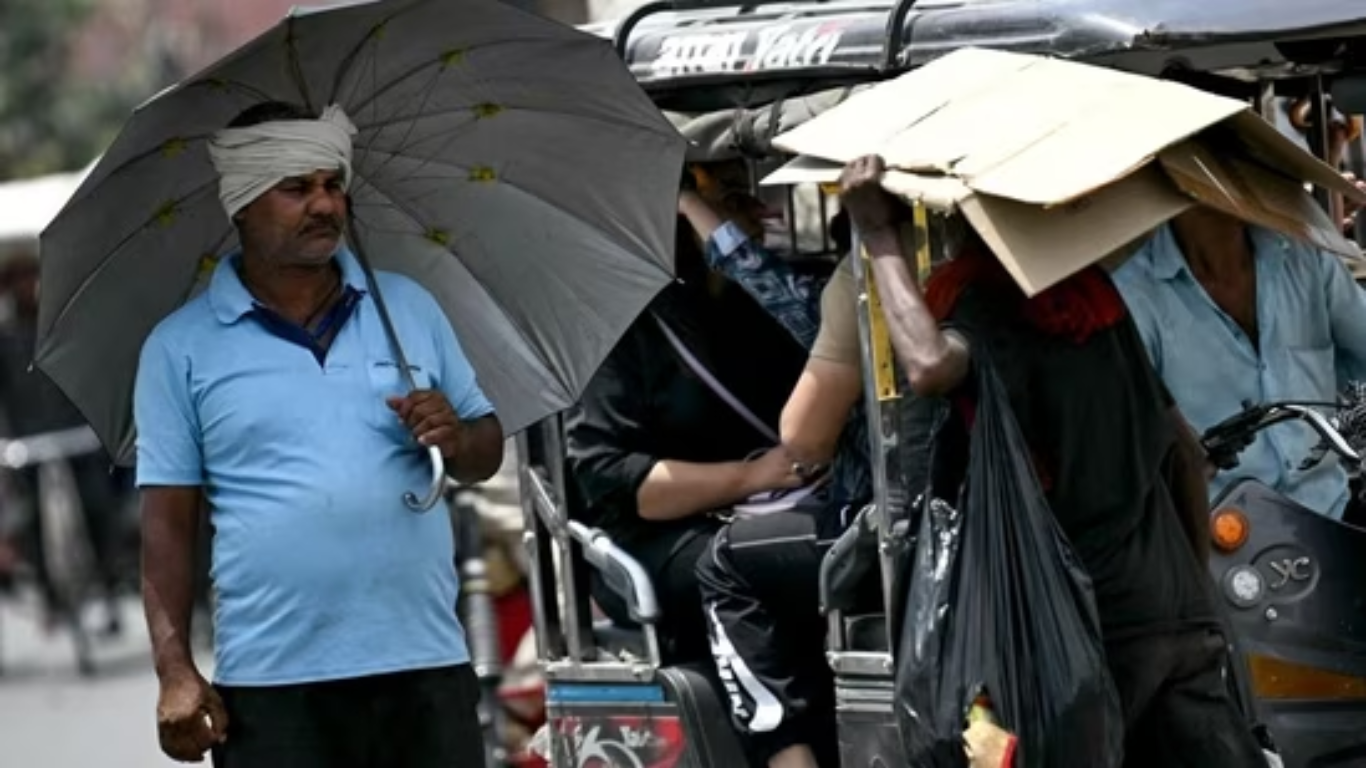 North India Experiences Severe Heatwave, IMD Issues Warning Against Extreme Temperatures