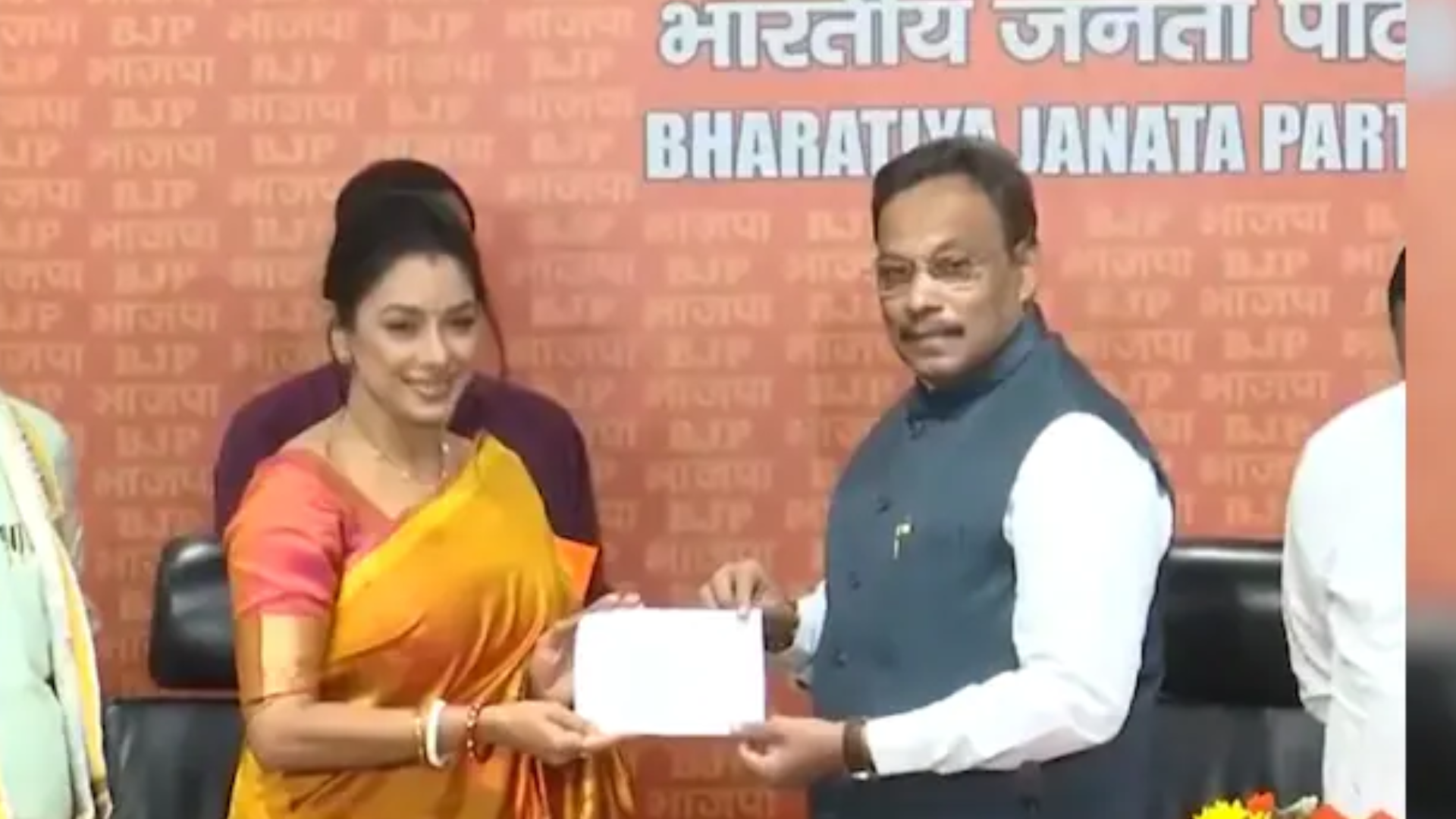 Anupamaa Star Rupali Ganguly Makes Surprise Entry into Politics, Joins BJP