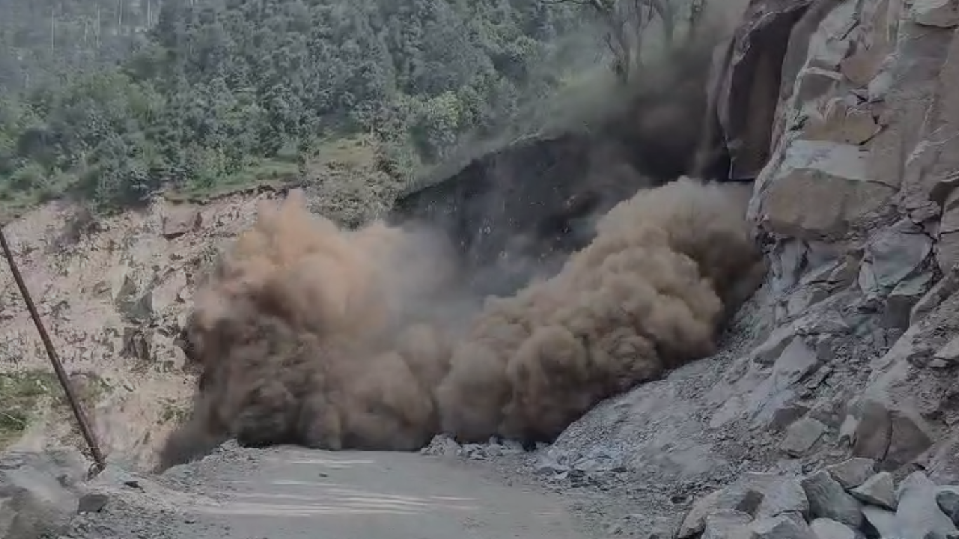 Major Landslide Disrupts Road Connectivity to Machail Mata Shrine in Jammu’s Kishtwar District