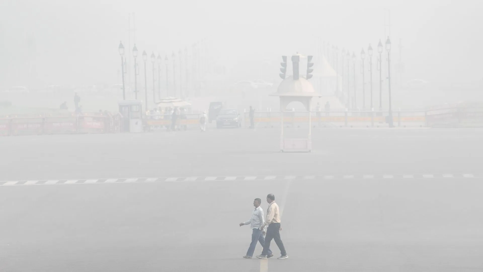 Delhi AQI Plunges To ‘Severe-Plus’: GRAP Stage IV Measures Reinforced