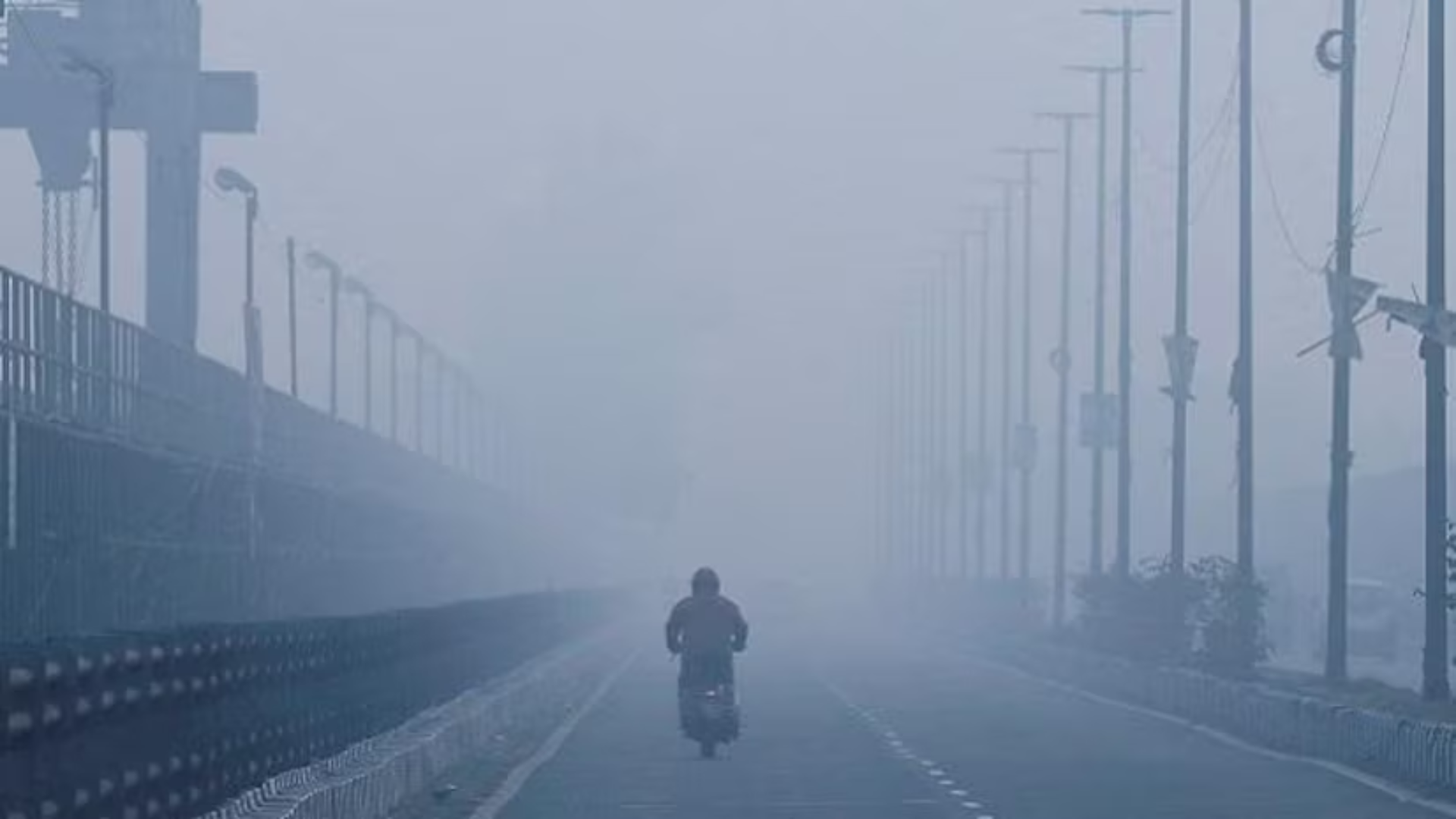 Weather Updates: Delhi’s Mercury Drops Further; Fresh Snowfall Expected In Himachal, J&K