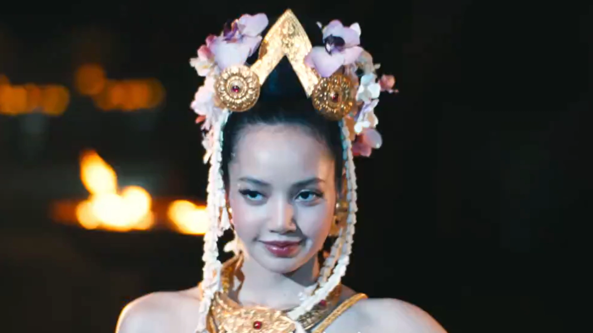 The White Lotus New Trailer: What Role Will BLACKPINK’s Lisa Play In Season 3?