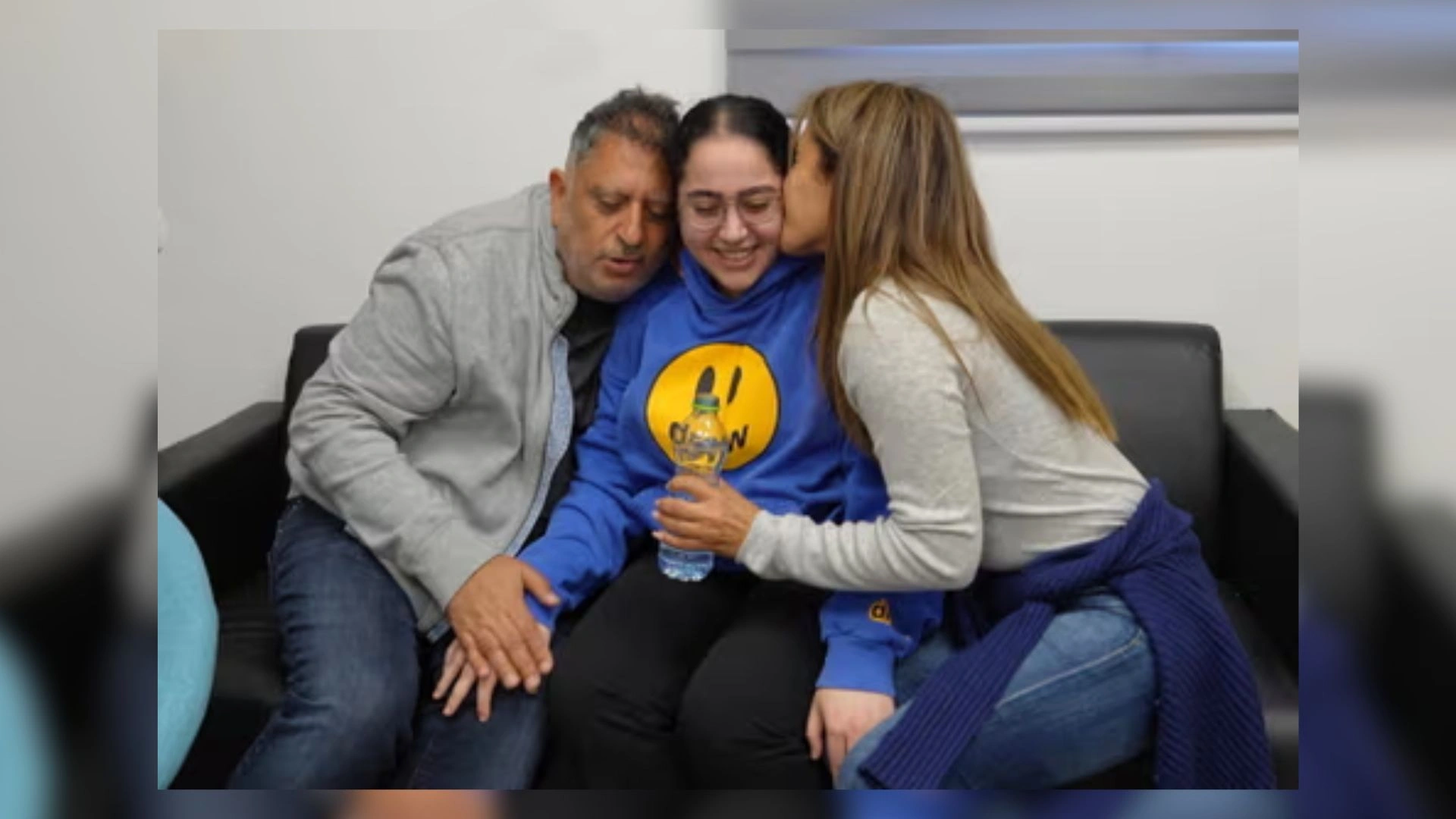 Israel Releases 200 Palestinian Prisoners, Facilitating Reunion Of Freed Soldiers With Families