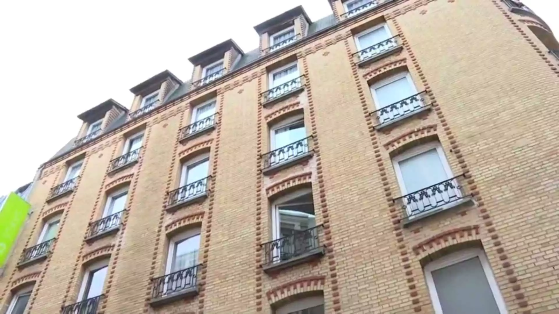 Why Did An American Tourist Throw Her Newborn Baby Out Of Hotel Room In Paris