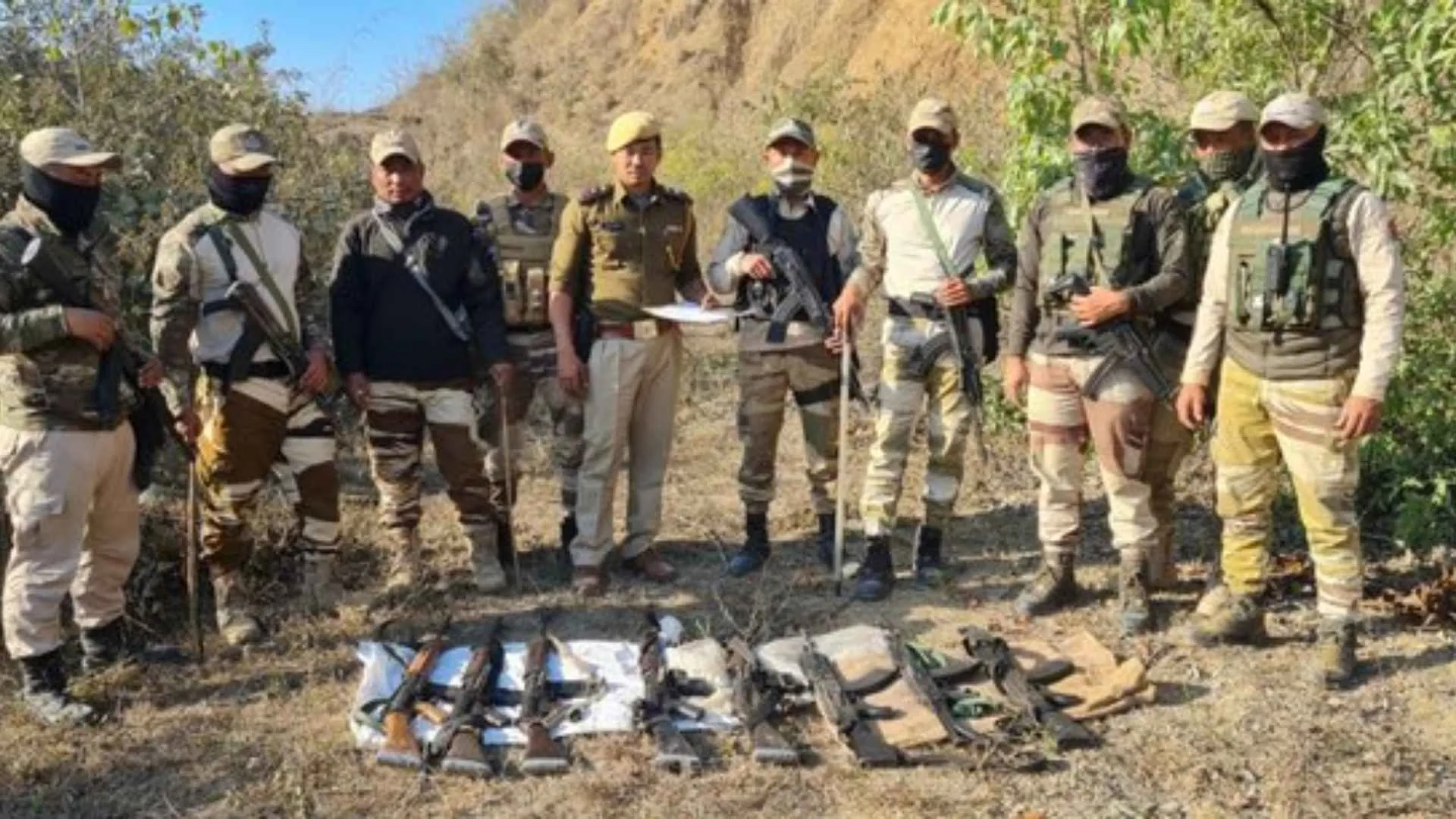 Manipur Crackdown: Indian Army and Security Forces Arrest Six Insurgents; Recover Huge Cache of Weapons