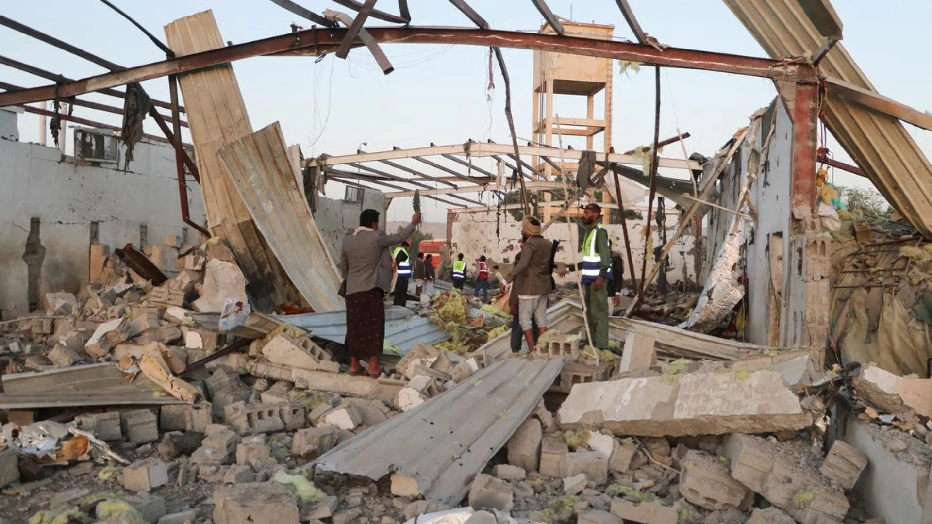 UK Strikes Houthi Targets in Yemen, Backs US-Led Military Campaign