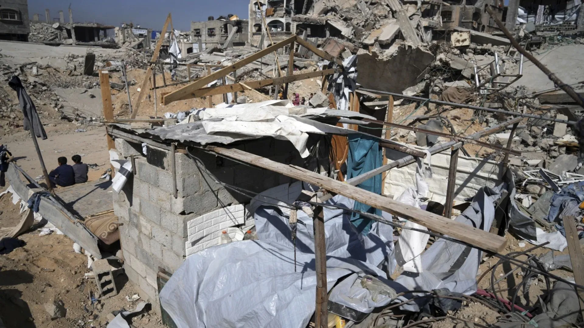 Israeli Strikes Kill Over 90 in Gaza Amid Intensified Offensive, Say Palestinian Officials