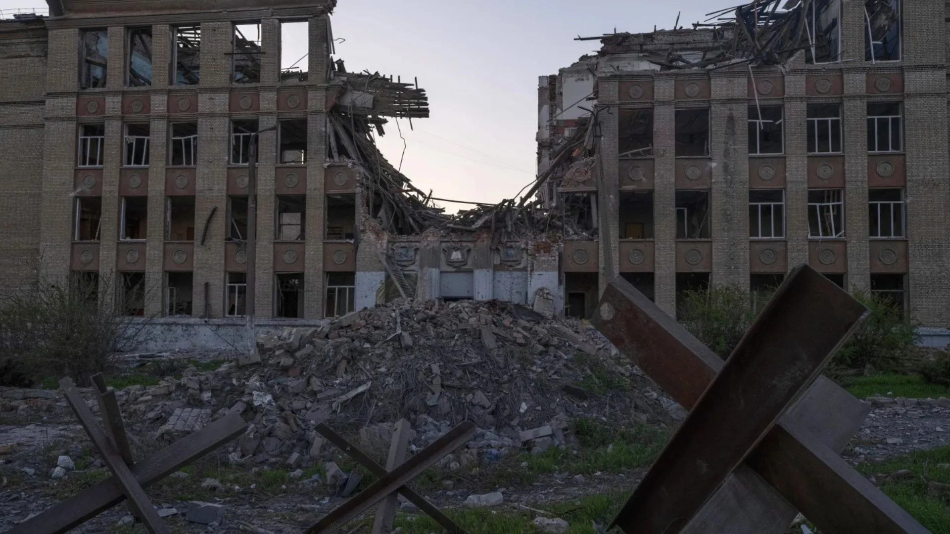 Russia Strikes Ukraine After Easter Ceasefire Ends