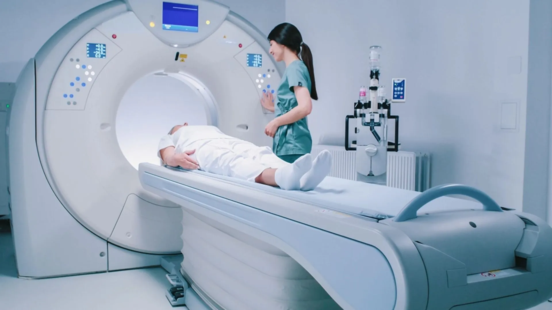 Rising CT Scan Use Linked To Cancer Risk: Major Study Urges Caution In Medical Imaging