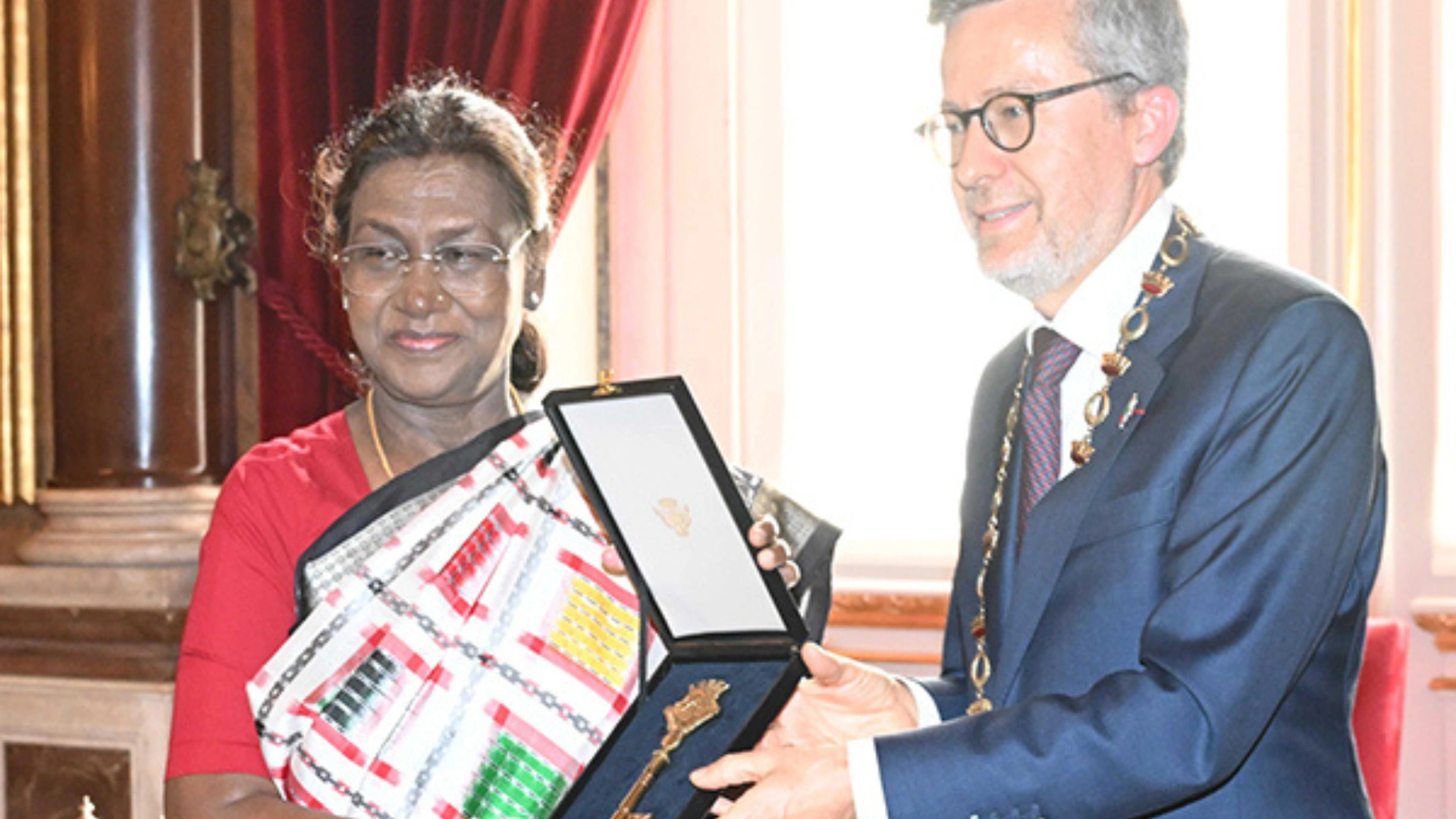 President Droupadi Murmu Awarded Lisbon’s “Key of Honour” in Historic Ceremony