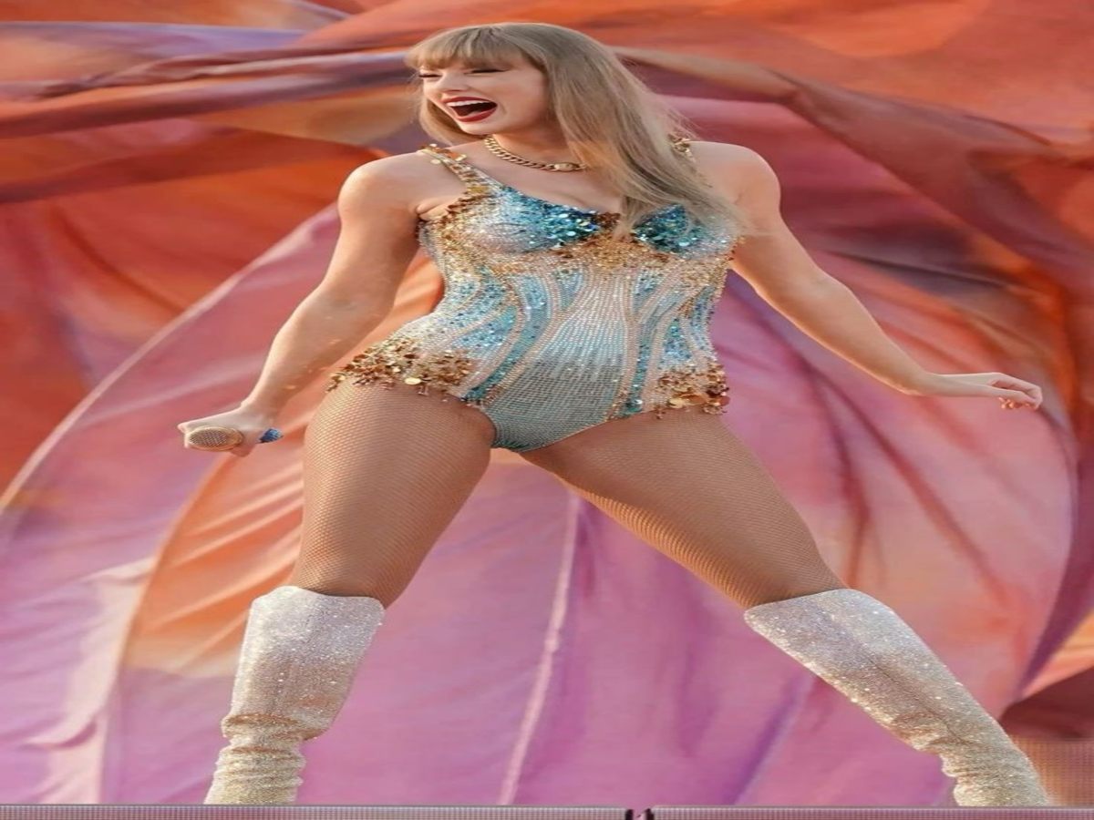 Taylor Swift in an Exquisite Costume During a Live Performance"