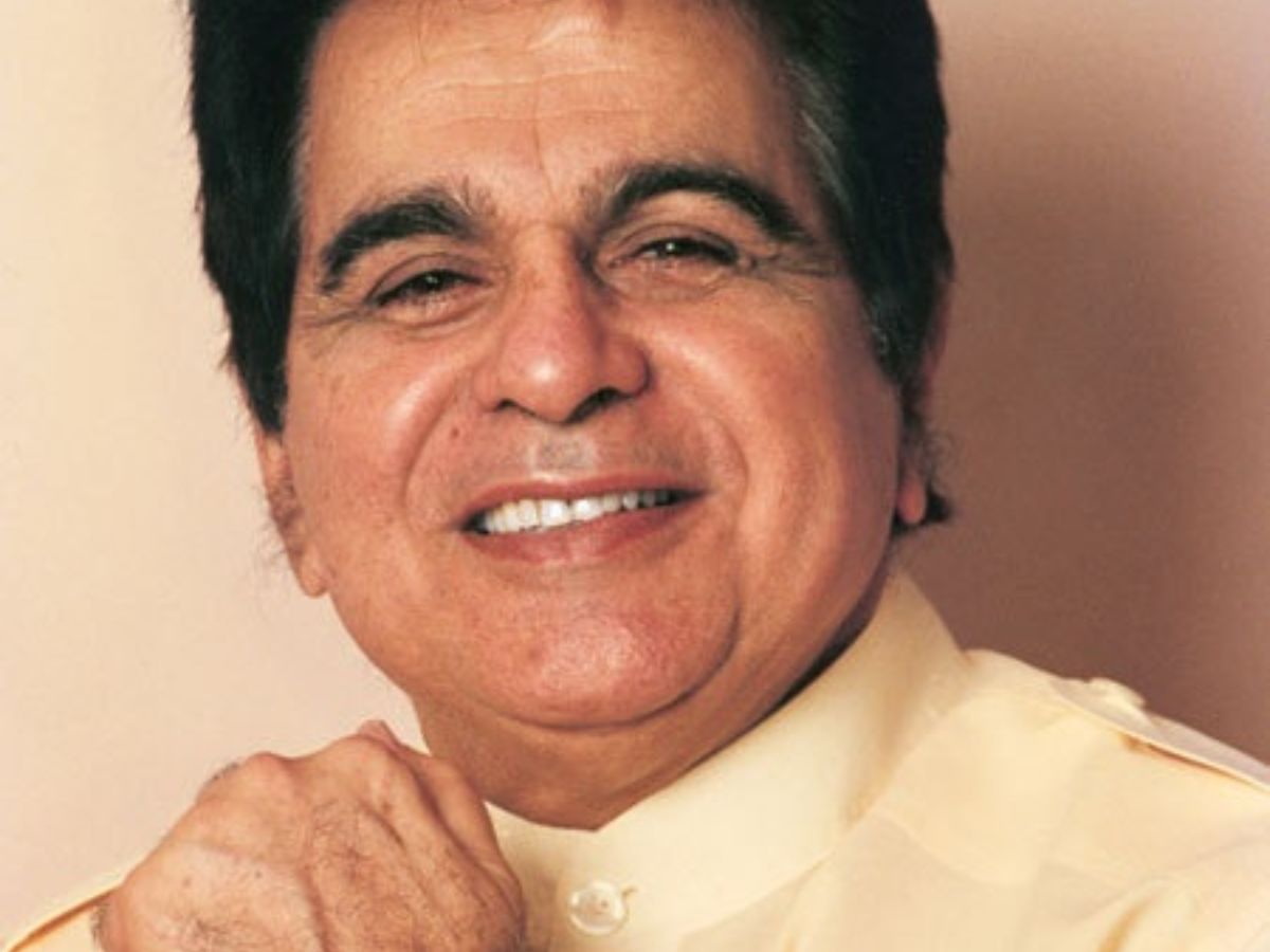 Yeh Desh Hai Veer Jawano Ka – Naya Daur (1957)