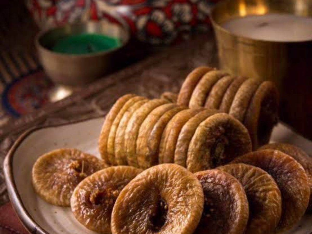 CONTROLS BLOOD SUGAR LEVELS