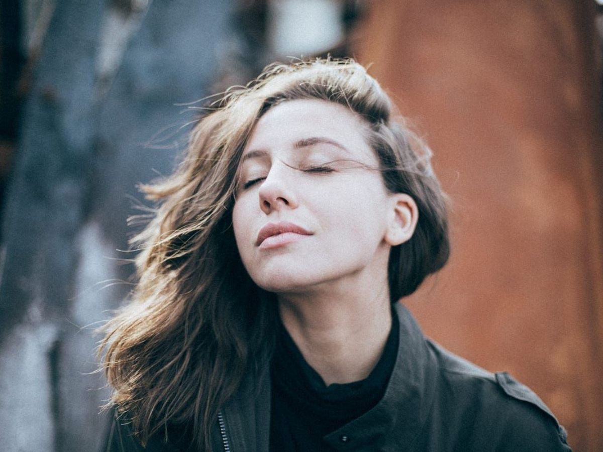 Blocks Out Distractions