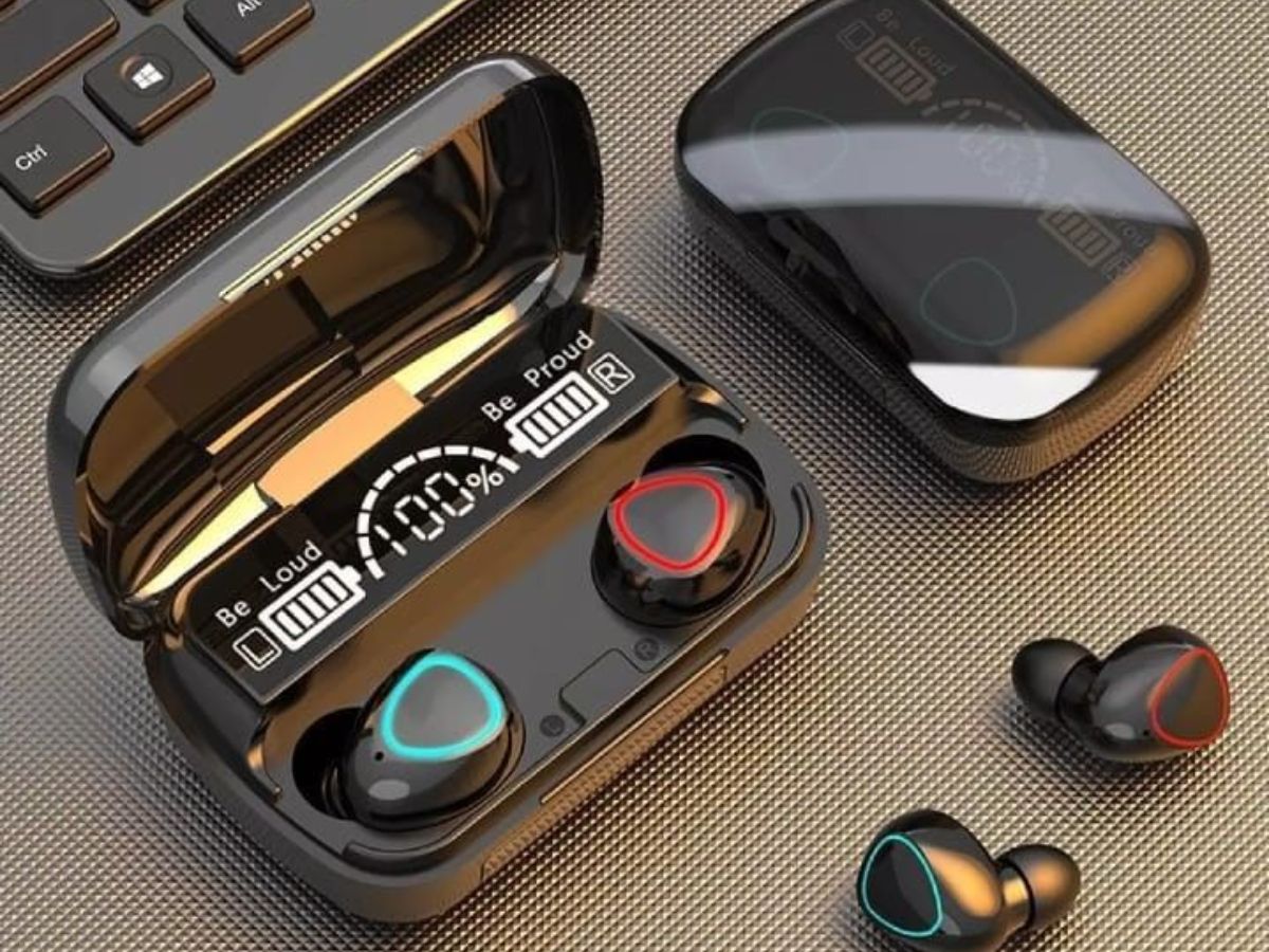 Wireless Earbuds or Headphones