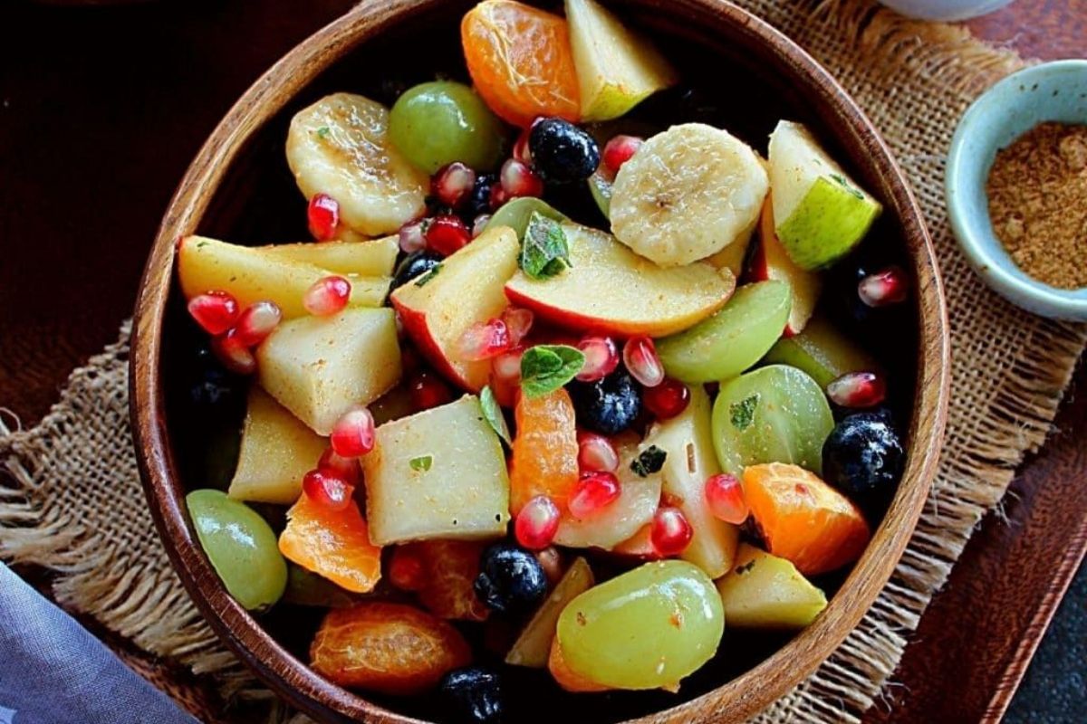 Fruits (Raw or in Chaat)