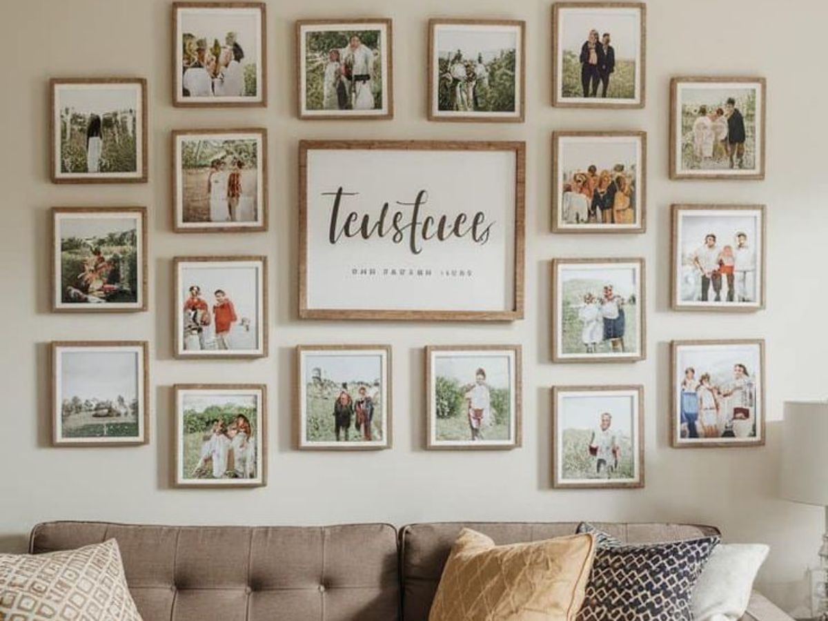 Gallery wall arrangement