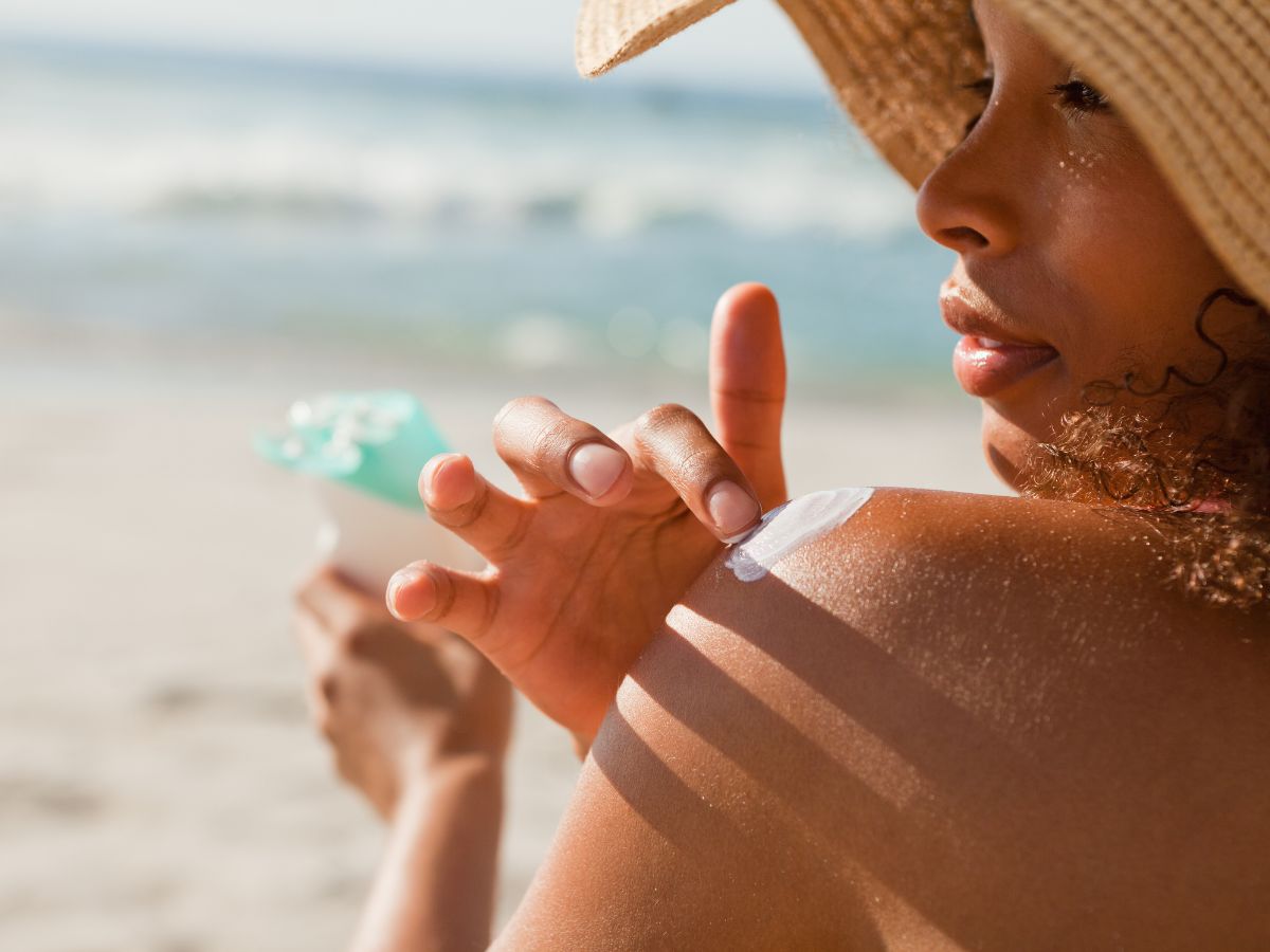 Can Clog Pores While Sleeping