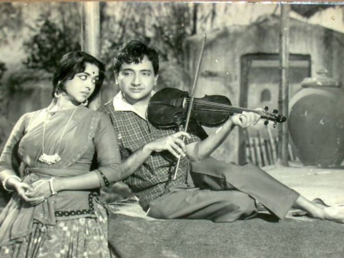 Tamil Nadu State Film Award for Best Actress for Kula Vilakku (1969)