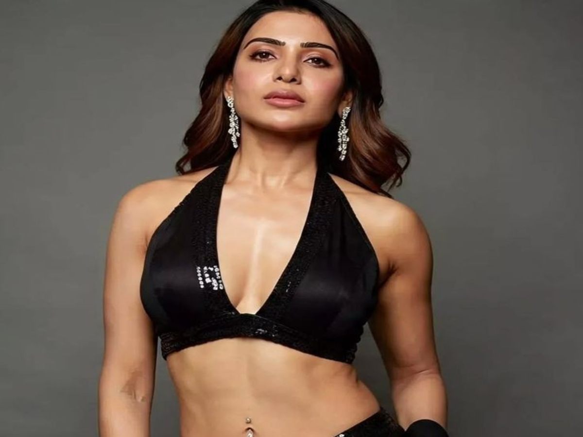 Samantha Showcasing a Stunning Black Outfit at an Event