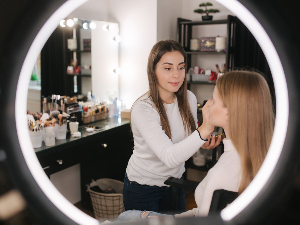 What is the best makeup finish complement to face shape?