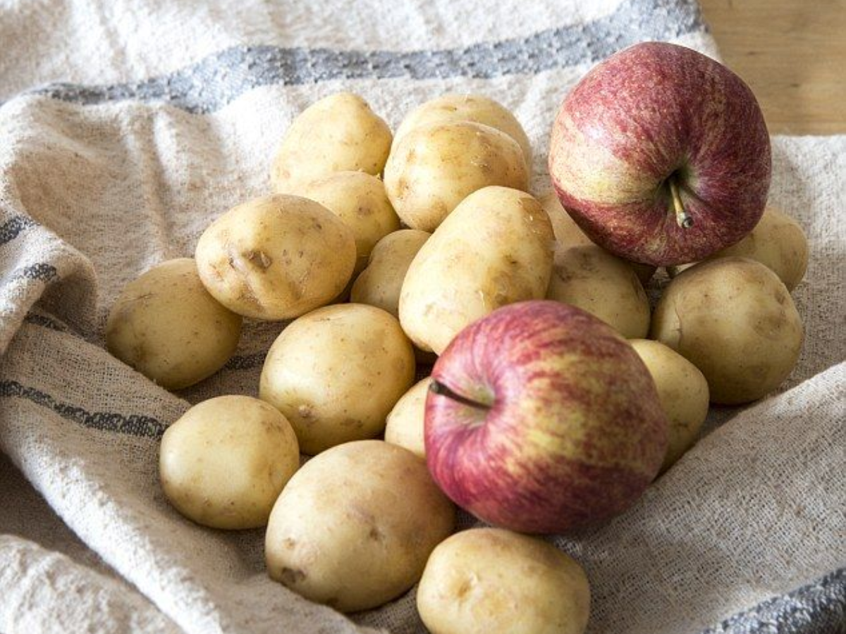 Store Apples With Potatoes