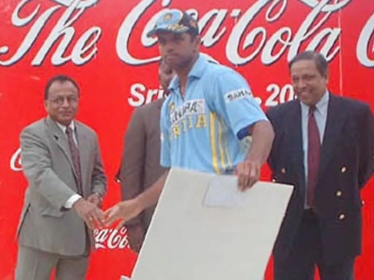 98 vs Sri Lanka – 2001 Coca-Cola Cup Final (Sharjah)