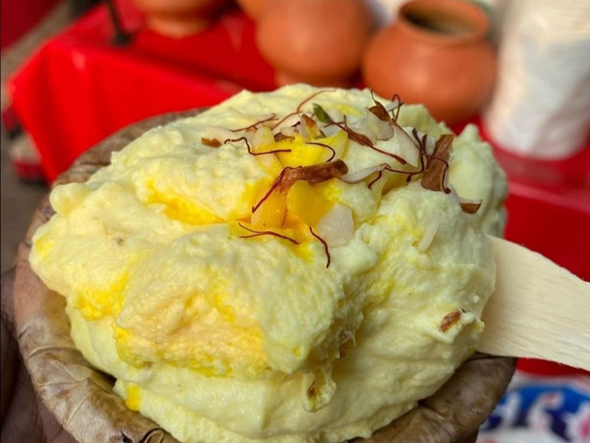 Saffron-topped Makkhan Malai served