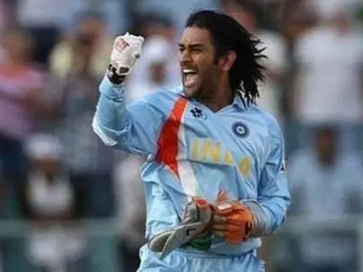 Young MS Dhoni being announced as captain during 2007 T20 series.