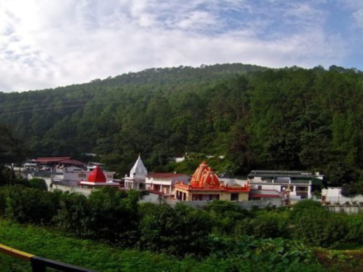 Baba Neem Karoli constructed a chabootara