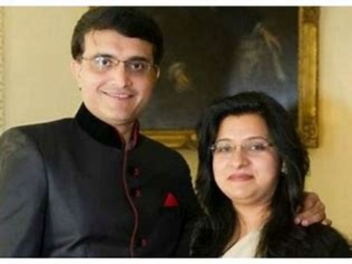 Sourav and Dona faced family resistance, but love eventually won.