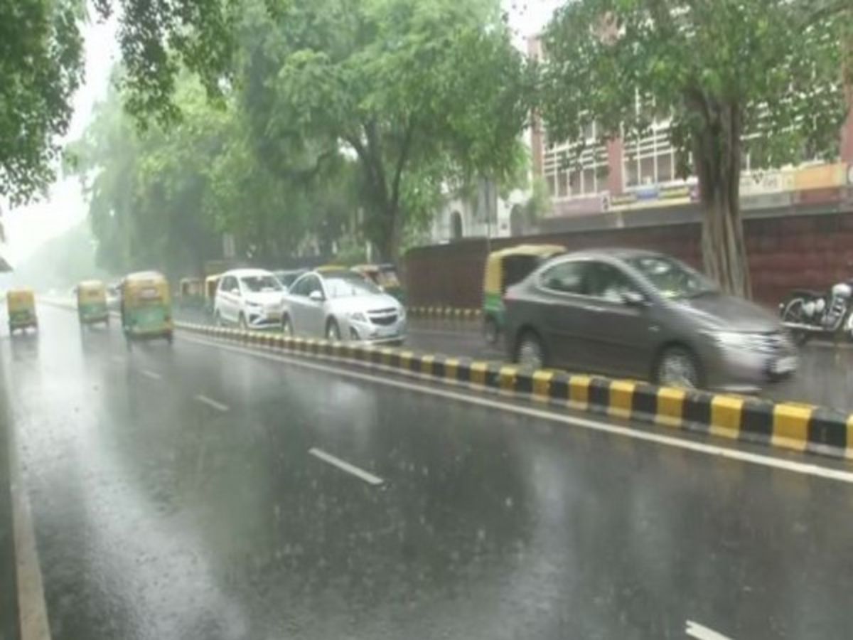 Heavy Rain Brings Relief and Chaos: Waterlogging, Traffic Jams Hit South Delhi (Photo: ANI)