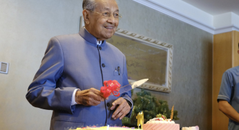 Former Malaysian PM Mahathir Mohamad, 100, Hospitalised After Complaints of Fatigue