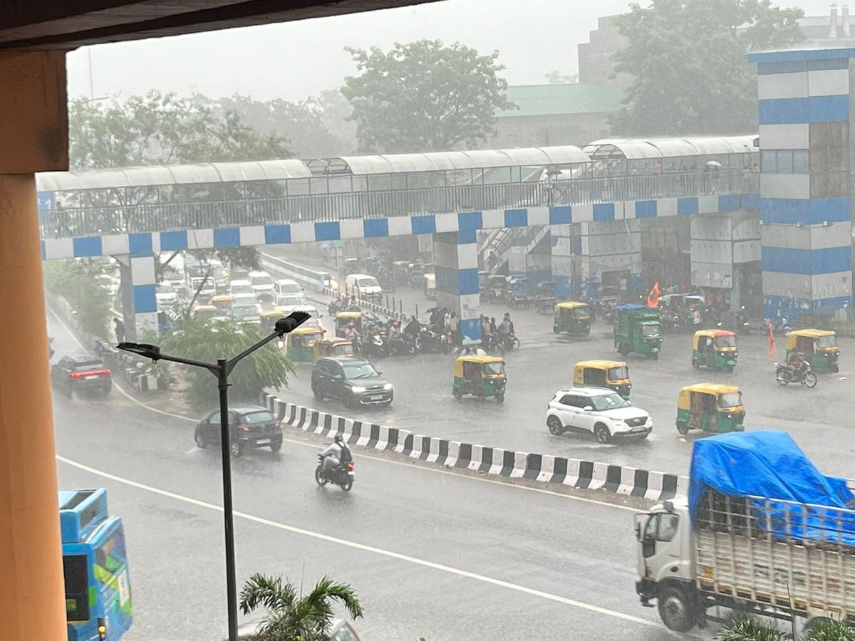 delhi-ncr-monsoon-rain-live-updates-waterlogging-traffic-alertsin-several-areas (Photo: Aishwarya Samant, NewsX)