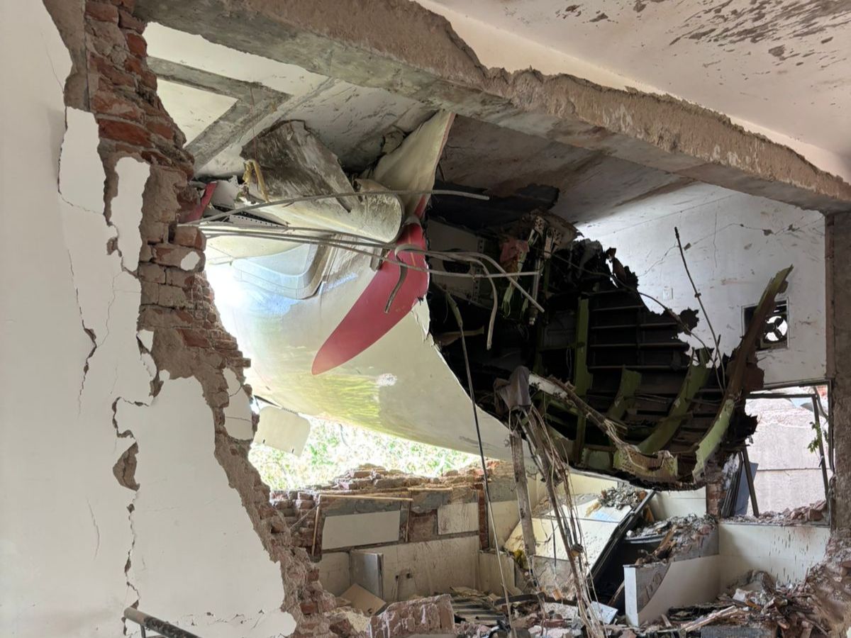Tracking the Debris at the Crash Site for Wreckage and Recovery
