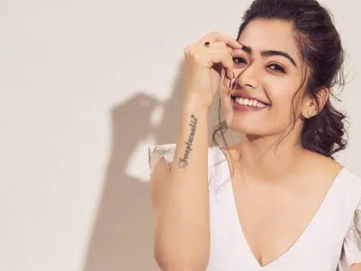 Rashmika Mandanna in bold saree