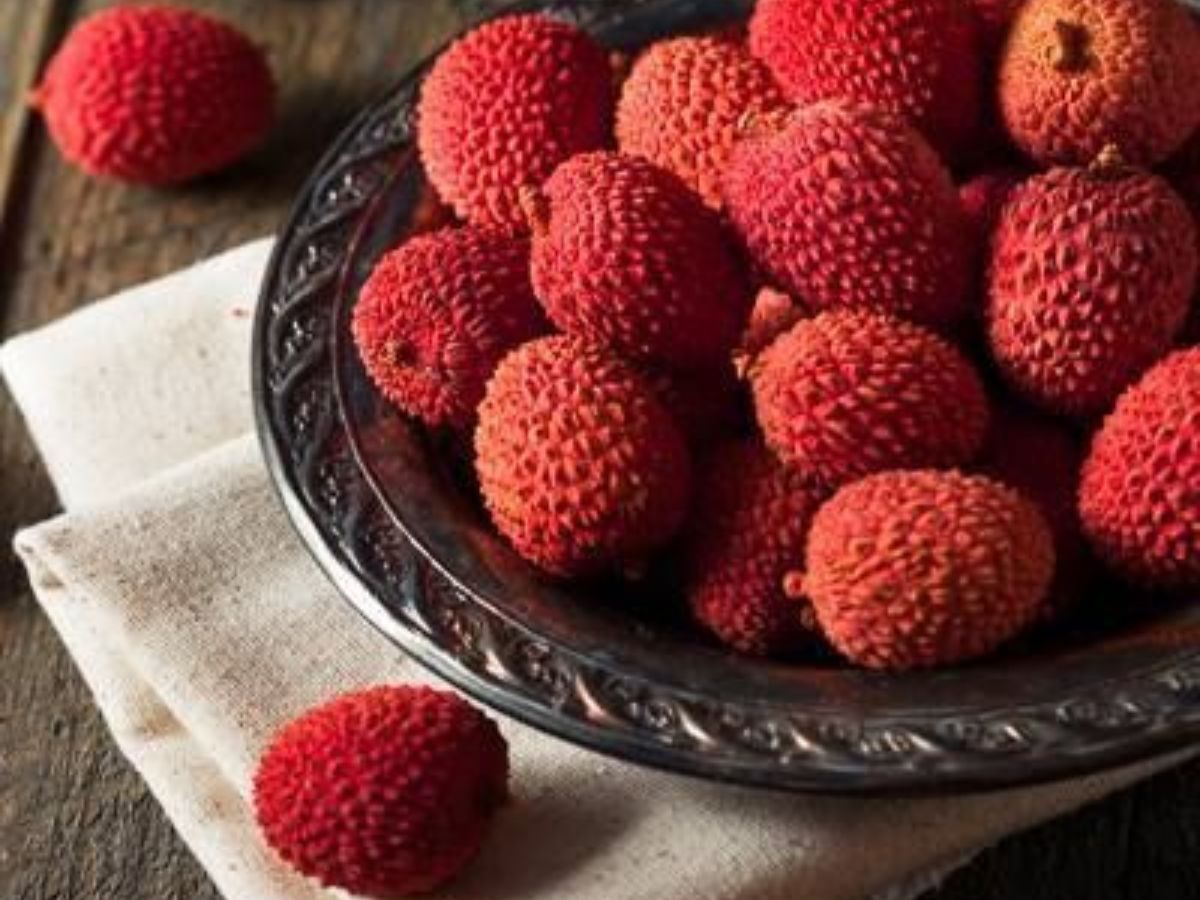 Fresh shahi litchis from Muzzafarpur