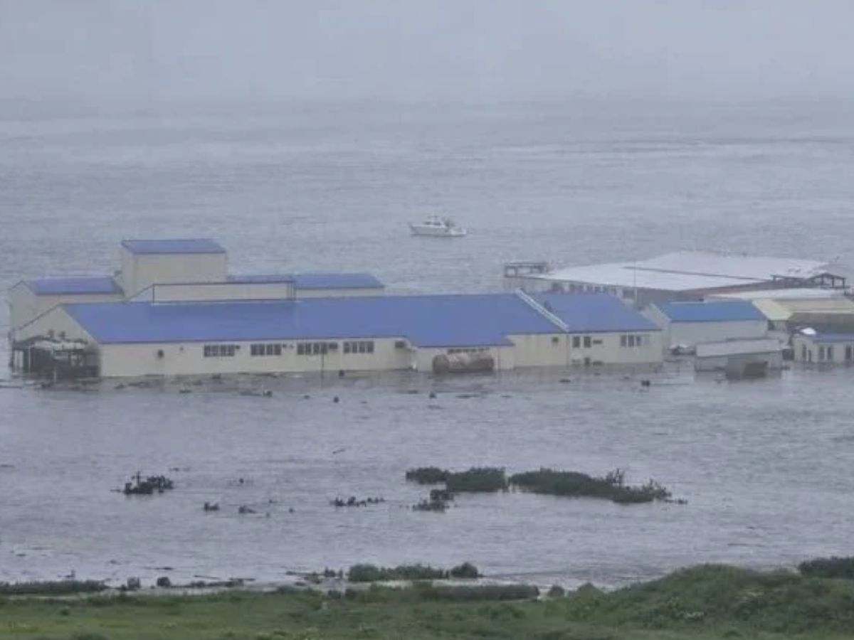 World News-Tsunami Hits Kamchatka After Massive 8.8 Magnitude Quake